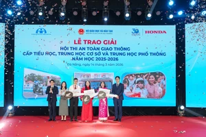 Hơn 200 giải 'An toàn giao thông' đã được trao cho học sinh và giáo viên toàn quốc