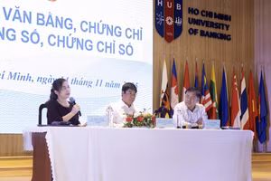 Hội thảo về công tác quản lý văn bằng, chứng chỉ; triển khai văn bằng số, chứng chỉ số. Ảnh: HUB. 