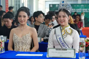 Hoa hậu biển Việt Nam 2024 Nguyễn Hoài Linh dự lễ khởi động cuộc thi Hoa khôi Sinh viên Phát thanh - Truyền hình. Ảnh: BTC. 