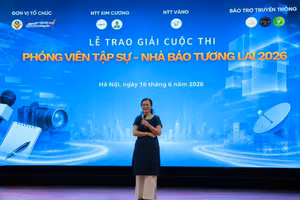 TS. Đỗ Thị Thu Thủy, Trưởng khoa Viết văn - Báo chí phát biểu tại buổi lễ.