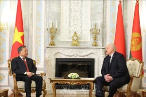 Tổng Bí thư Tô Lâm hội đàm hẹp với Tổng thống Belarus Aleksandr Lukashenko. (Ảnh: Thống Nhất/TTXVN)