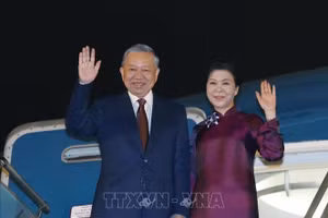 Tổng Bí thư, Chủ tịch nước Tô Lâm và Phu nhân rời Hà Nội, lên đường thăm cấp Nhà nước đến Trung Quốc. Ảnh: Thống Nhất/TTXVN