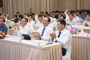 Các đại biểu tại hội thảo "An ninh năng lượng đến năm 2030: Khơi thông nguồn lực phát triển hạ tầng năng lượng". 
