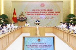 Thủ tướng Phạm Minh Chính chủ trì cuộc họp về công tác chống buôn lậu, gian lận thương mại, hàng giả. (Ảnh: Dương Giang/TTXVN)