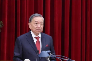 Tổng Bí thư Tô Lâm phát biểu khai mạc Hội nghị lần thứ mười ba, Ban Chấp hành Trung ương Đảng khoá XIII. Ảnh: Thống Nhất/TTXVN