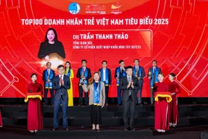 Chị Trần Thanh Thảo tại buổi lễ trao giải thưởng Sao Đỏ Doanh nhân trẻ 2025.