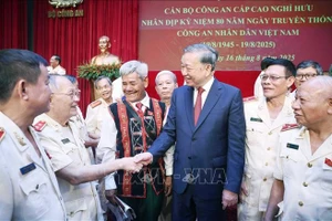Tổng Bí thư Tô Lâm gặp mặt cán bộ Công an cấp cao nghỉ hưu. (Ảnh: Thống Nhất/TTXVN)