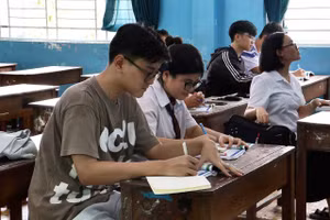 Học sinh học tập tại lớp học Thiện Duyên. Ảnh: Cát Vy. 