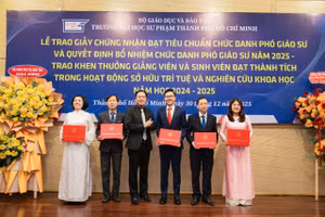 Trường Đại học Sư phạm TPHCM bổ nhiệm 5 tân Phó Giáo sư. Ảnh: HCMUE.