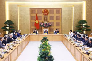 Thủ tướng Phạm Minh Chính gặp mặt đại diện các doanh nghiệp Hoa Kỳ đang đầu tư, kinh doanh tại Việt Nam. (Ảnh: Dương Giang/TTXVN)