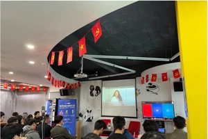 Chuyên gia AI quốc tế Rakhee Das phân tích về AI ứng dụng toàn cầu tại sự kiện diễn ra ở Aptech cơ sở 285 Đội Cấn.