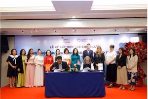 Lãnh đạo iSMART Education và OUP ký kết thoả thuận hợp tác triển khai mô hình giáo dục Oxford tích hợp.