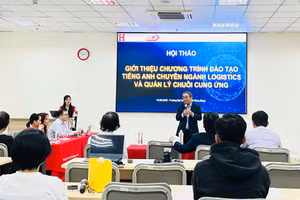 Hội thảo giới thiệu Chương trình đào tạo tiếng Anh ngành Logistics tại Trường Đại học Quốc tế Hồng Bàng. Ảnh: A.T