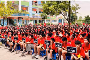 Tình trạng mất cân bằng giới tính khi sinh ở Hà Nội vẫn còn cao.