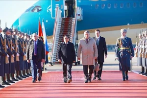 Lễ đón chính thức Thủ tướng Phạm Minh Chính thăm Liên bang Nga được tổ chức trang trọng Sân bay quốc tế Vnukovo 2. Ảnh: Dương Giang/TTXVN