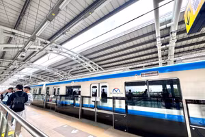 Tuyến metro số 1 dài 19,7 km có tổng mức đầu tư hơn 43.700 tỷ đồng. Ảnh: Y.S.