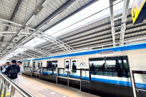 Tuyến metro số 1 dài 19,7 km có tổng mức đầu tư hơn 43.700 tỷ đồng. Ảnh: Y.S.