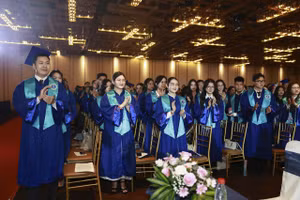 Các tân cử nhân Trường Đại học Luật TPHCM trong lễ tốt nghiệp. Ảnh: HCMULAW. 