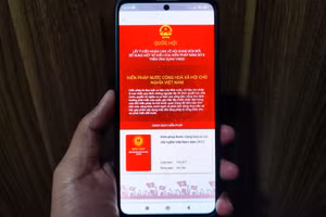 Triển khai lấy ý kiến Nhân dân về sửa đổi, bổ sung Hiến pháp năm 2013 qua ứng dụng VNeID. (Ảnh minh họa: Lưu Niệm/Báo Tin tức và Dân tộc)