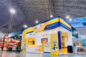 Gian hàng PVcomBank tại Khu "Thu Thịnh Vượng" (số H1-08F, Sảnh 1-2).