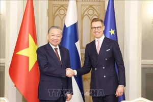Tổng Bí thư Tô Lâm và Tổng thống Cộng hòa Phần Lan Alexander Stubb sau lễ ký kết các văn kiện hợp tác. Ảnh: Thống Nhất/TTXVN