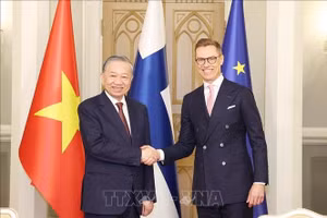 Tổng Bí thư Tô Lâm và Tổng thống Cộng hòa Phần Lan Alexander Stubb sau lễ ký kết các văn kiện hợp tác. Ảnh: Thống Nhất/TTXVN