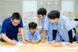 Sinh viên Trường Cao đẳng Công nghệ Thủ Đức trong một giờ học. Ảnh: TDC. 