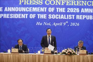 Ủy viên Trung ương Đảng, Thượng tướng Lê Văn Tuyến, Thứ trưởng Bộ Công an, trả lời câu hỏi của báo chí.