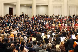 Tổng Bí thư Tô Lâm và Phu nhân cùng đoàn đại biểu cấp cao Việt Nam dự Chương trình hoà nhạc đặc biệt. Ảnh: Thống Nhất/TTXVN