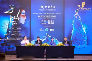 'Chim công làng múa' Dương Lệ Bình lần đầu tiên mang 'Khổng Tước' đến Hà Nội