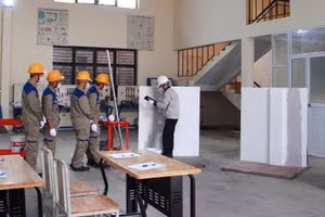Giữ người học ở lại với nghề bằng những giải pháp thiết thực