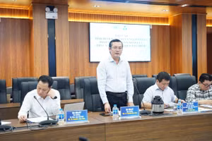 Thứ trưởng Bộ GD&ĐT Nguyễn Văn Phúc làm việc tại Trường Đại học Bách khoa (Đại học Quốc gia TPHCM). Ảnh: Như Quỳnh. 