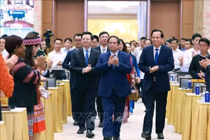 Thủ tướng Phạm Minh Chính đến dự Hội nghị toàn quốc Tổng kết Chương trình mục tiêu quốc gia phát triển kinh tế - xã hội vùng đồng bào dân tộc thiểu số. (Ảnh: Dương Giang/TTXVN)