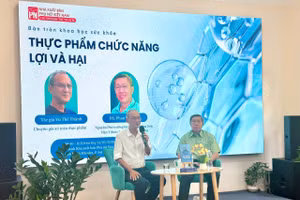 Bàn tròn khoa học sức khỏe "Thực phẩm chức năng - Lợi và hại". Ảnh: Thuỳ Linh.