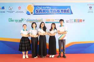 Sinh viên hào hứng tham gia cuộc thi. Ảnh: Trung tâm Phát triển Khoa học và Công nghệ Trẻ.