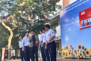 Các bạn năng nổ giao lưu với diễn giả để tìm hiểu sâu hơn về phương pháp học tiếng Anh tư duy Linearthinking.