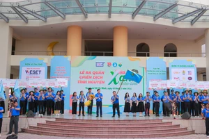 Lễ ra quân chiến dịch Mùa hè xanh năm 2025 tại Trường Đại học Sư phạm TPHCM. Ảnh: HCMUE.