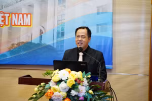 GS.TS Huỳnh Văn Sơn - Hiệu trưởng Trường Đại học Sư phạm TPHCM. Ảnh: HCMUE. 