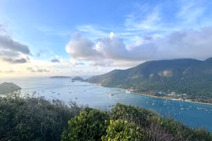 Đặc khu Côn Đảo nhìn từ trên cao: Ảnh: THÙY LINH. 