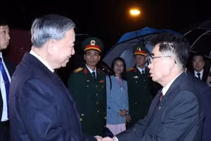 Các lãnh đạo Triều Tiên tiễn Tổng Bí thư Tô Lâm tại Sân bay quốc tế Bình Nhưỡng. Ảnh: Thống Nhất/TTXVN