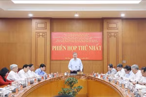 Tổng Bí thư Tô Lâm, Trưởng Ban Chỉ đạo Trung ương về tổng kết thực hiện Nghị quyết số 18 - NQ/TW, ngày 25/10/2017 của Ban Chấp hành Trung ương Đảng khoá XII "Một số vấn đề về tiếp tục đổi mới, sắp xếp tổ chức bộ máy của hệ thống chính trị tinh gọn, hoạt động hiệu lực, hiệu quả" chủ trì Phiên họp thứ nhất của Ban Chỉ đạo, ngày 19/11/2024. (Ảnh: Thống Nhất/TTXVN)