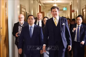 Thủ tướng Phạm Minh Chính hội kiến Chủ tịch Quốc hội Thụy Điển Andreas Norlén. (Ảnh: Dương Giang/TTXVN)