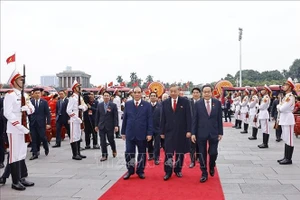 Tổng Bí thư Tô Lâm cùng các đồng chí lãnh đạo, nguyên lãnh đạo Đảng, Nhà nước dự Lễ kỷ niệm. Ảnh: Doãn Tấn/TTXVN