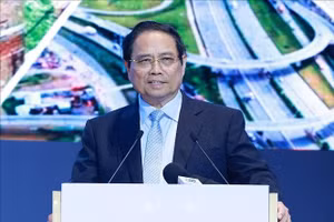 Thủ tướng Phạm Minh Chính phát biểu chỉ đạo Hội nghị Hội đồng điều phối vùng Đông Nam Bộ lần thứ 6 và Ban Chỉ đạo thực hiện Nghị quyết số 98 của Quốc hội. Ảnh: Dương Giang/TTXVN