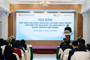 TS. Đỗ Anh Dũng - Vụ Giáo dục Phổ thông - Bộ GD&ĐT phát biểu tại Tọa đàm.