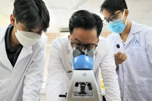 Sinh viên nghiên cứu tại Trường Đại học Bách Khoa TPHCM. Ảnh: BKU.