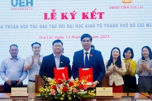 UBND tỉnh Gia Lai ký kết hợp tác với Đại học Kinh tế TP HCM về đào tạo
