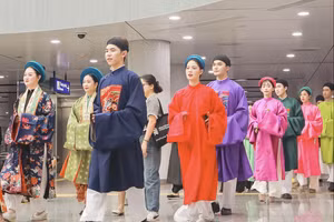 Ngày hội Việt phục "Tóc xanh vạt áo" lần V năm 2025. Ảnh: TXVA. 