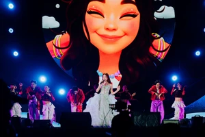 Hòa Minzy bùng cháy, RHYDER khuấy đảo sân khấu tại Happy Bee 15 Cần Thơ