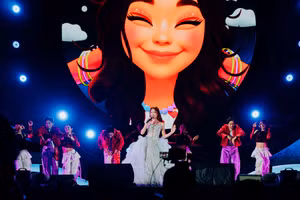 Hòa Minzy bùng cháy, RHYDER khuấy đảo sân khấu tại Happy Bee 15 Cần Thơ